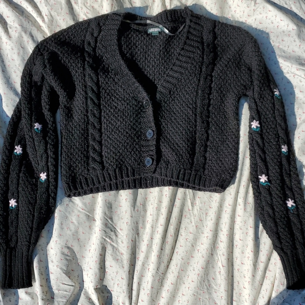 Cottagecore Embroidered Cable Knit Cropped Sweater